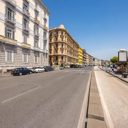 Centrally Located By The Sea Prestigious *