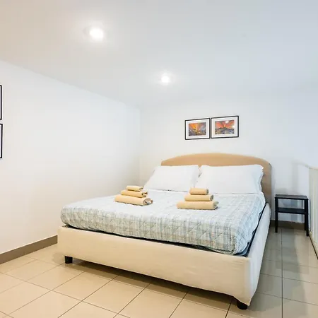 Centrally Located By The Sea Prestigious 나폴리