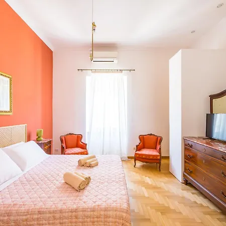 Centrally Located By The Sea Prestigious *