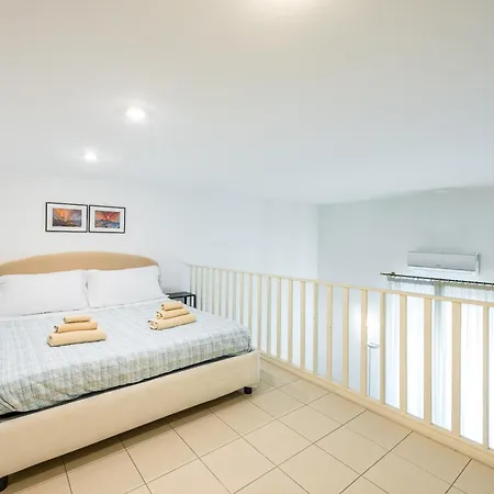 아파트 Centrally Located By The Sea Prestigious 나폴리