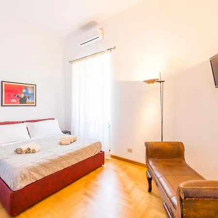 Centrally Located By The Sea Prestigious * Napoli